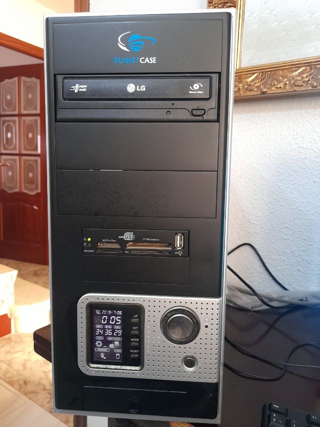 Vendo una torre con Windows 10 pro