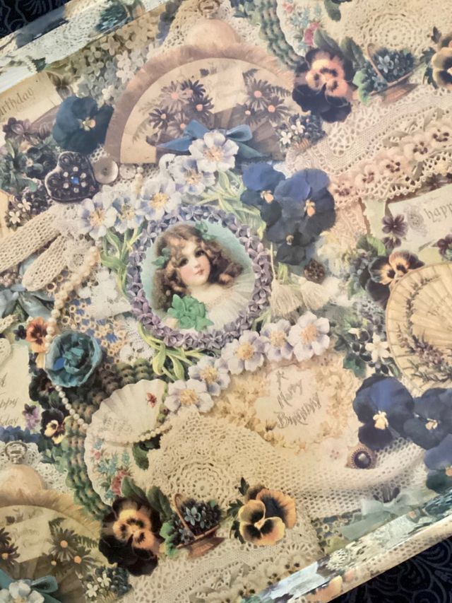 Vassoio con motivi dell'età Vittoriana