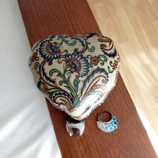 Guarda jóias em coração Vintage