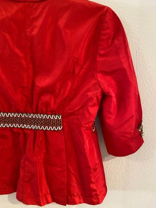 chaqueta roja fiesta 