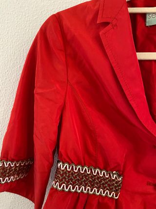 chaqueta roja fiesta 