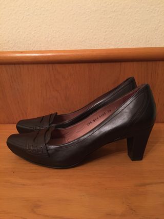 LOTTUSSE - zapatos mocasines tacon 39