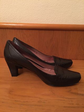 LOTTUSSE - zapatos mocasines tacon 39