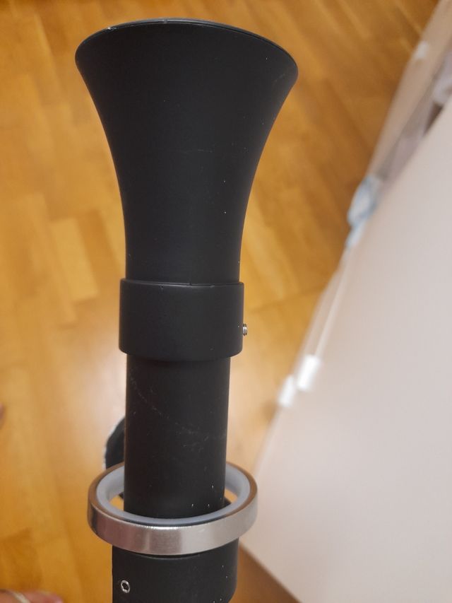 Barra de cortina negra.