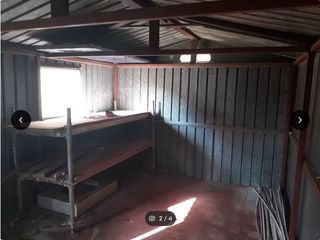 Caseta de obras metalica con ventana y puerta de m