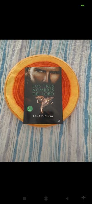 Los tres nombres del lobo