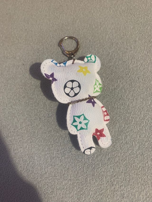 Llavero oso de cuero sintetico