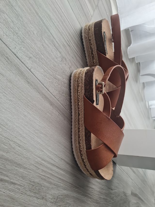 Sandalia Mustang cuero marrón