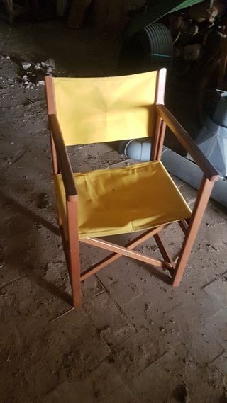 dos mesas plegables i 10 sillas