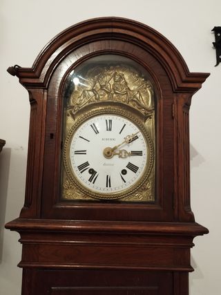 Reloj de pie antiguo