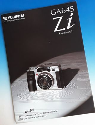 Cámara Fujifilm GA645 Zi Profesional