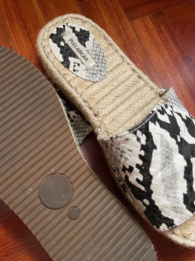 Sandalias plataforma estampado serpiente