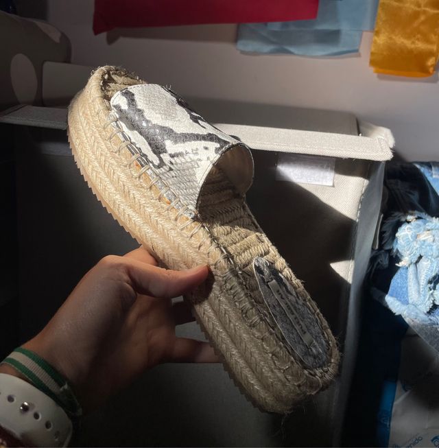 Sandalias plataforma estampado serpiente