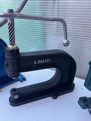 Remachadoras y prensa manual