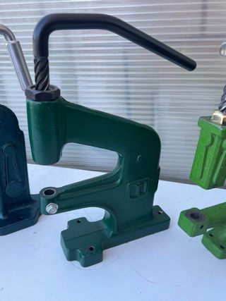 Remachadoras y prensa manual