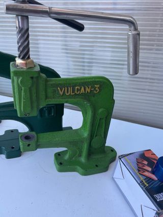 Remachadoras y prensa manual