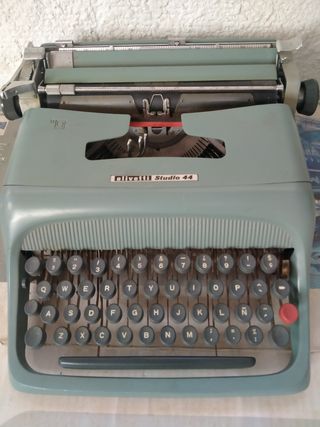 Maquina de escribir Olivetti