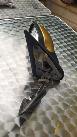 Retrovisor izquierdo citroen saxo