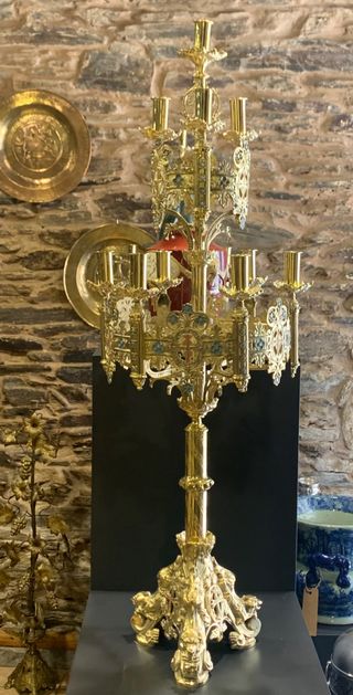 Candelabros neogoticos de bronce