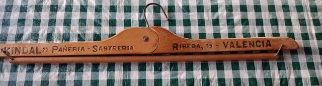 Lote 4 perchas antiguas