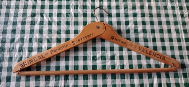 Lote 4 perchas antiguas