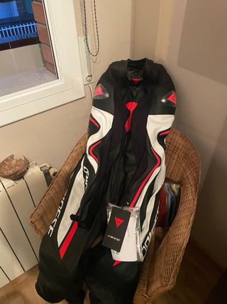 MONO MOTO DAINESE ASSEN A ESTRENAR T-56