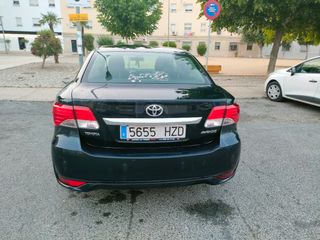 Toyota Avensis 2014