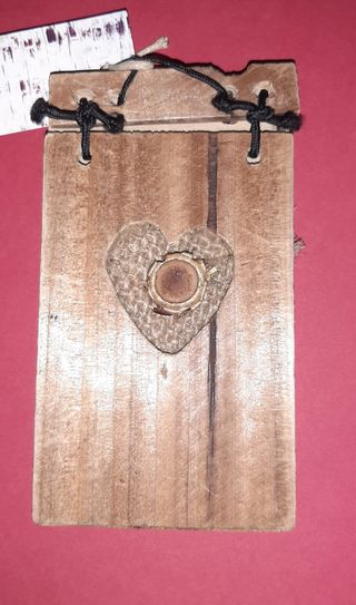 Libreta hecha a mano de madera.