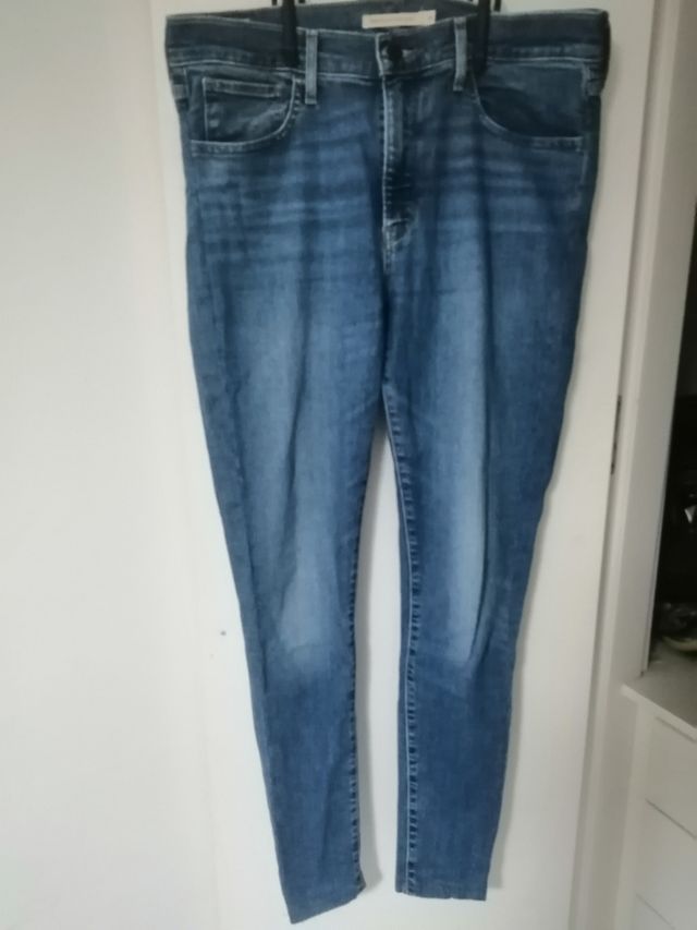 vaqueros Levi's 720 high rise 30-32