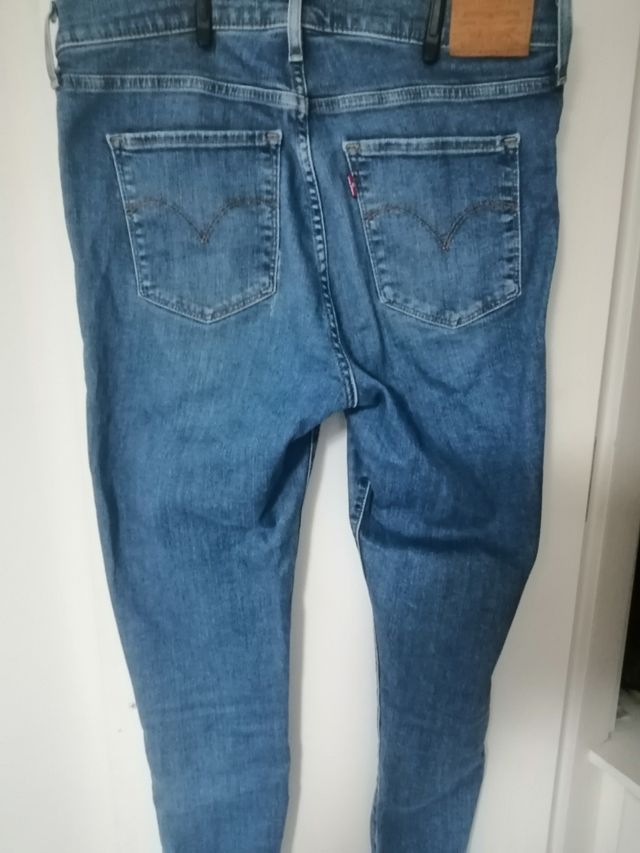 vaqueros Levi's 720 high rise 30-32