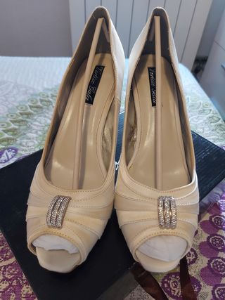 Vendo vestido de novia.