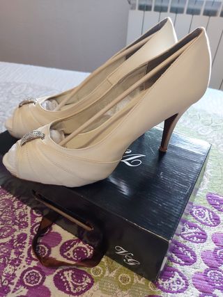 Vendo vestido de novia.