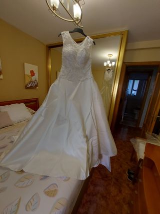 Vendo vestido de novia.