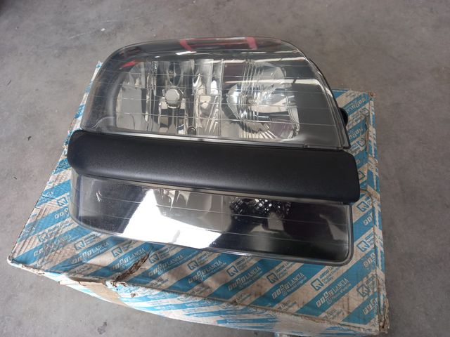 Faro Fiat dobló