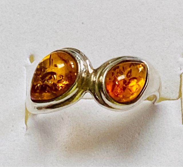 Anillo con gotas de ambar y plata de ley 925
