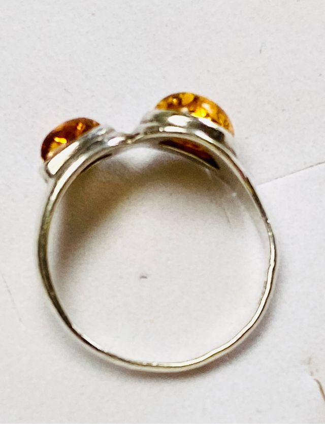 Anillo con gotas de ambar y plata de ley 925