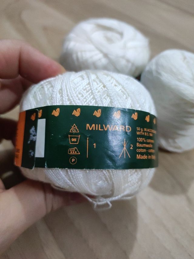 3 gomitoli di puro cotone bianco