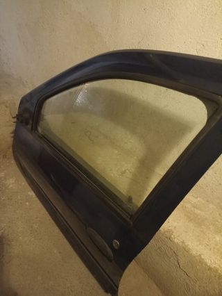 Puerta Dacia Logan