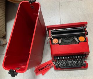 Máquina de escribir Olivetti Valentine roja