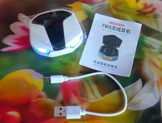 Auriculares inalámbricos forma de coche