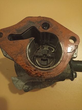 Bomba de evacuación Dacia Logan