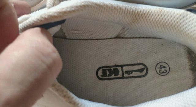 Negozio locale di scarpe da ginnastica