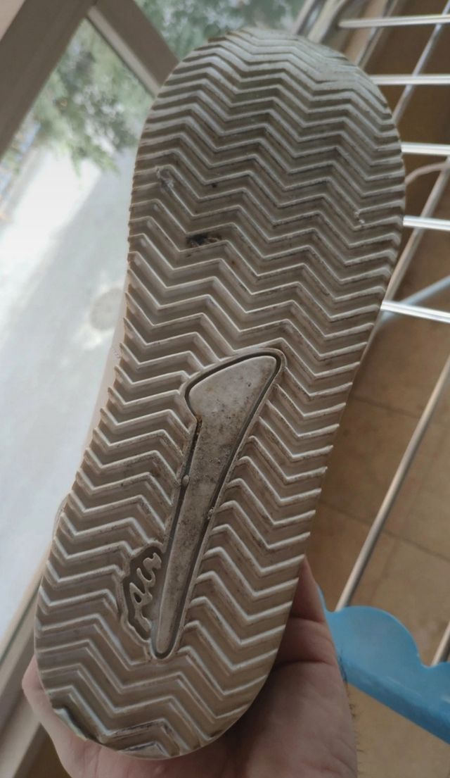 Negozio locale di scarpe da ginnastica