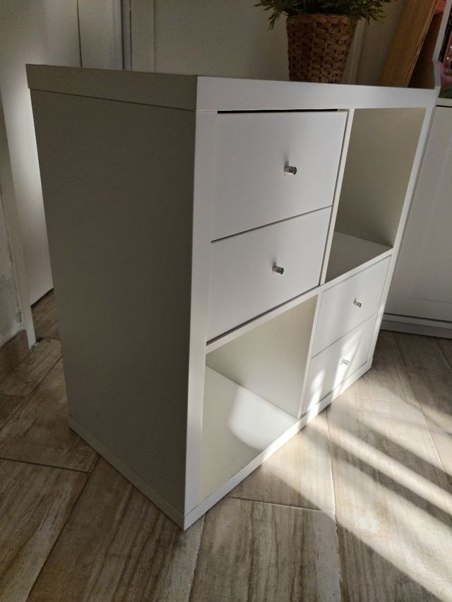 Estantería kallax con cajones de segunda mano por 45 EUR en Barcelona