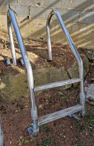 Escalera inoxidable piscina