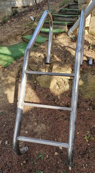 Escalera inoxidable piscina