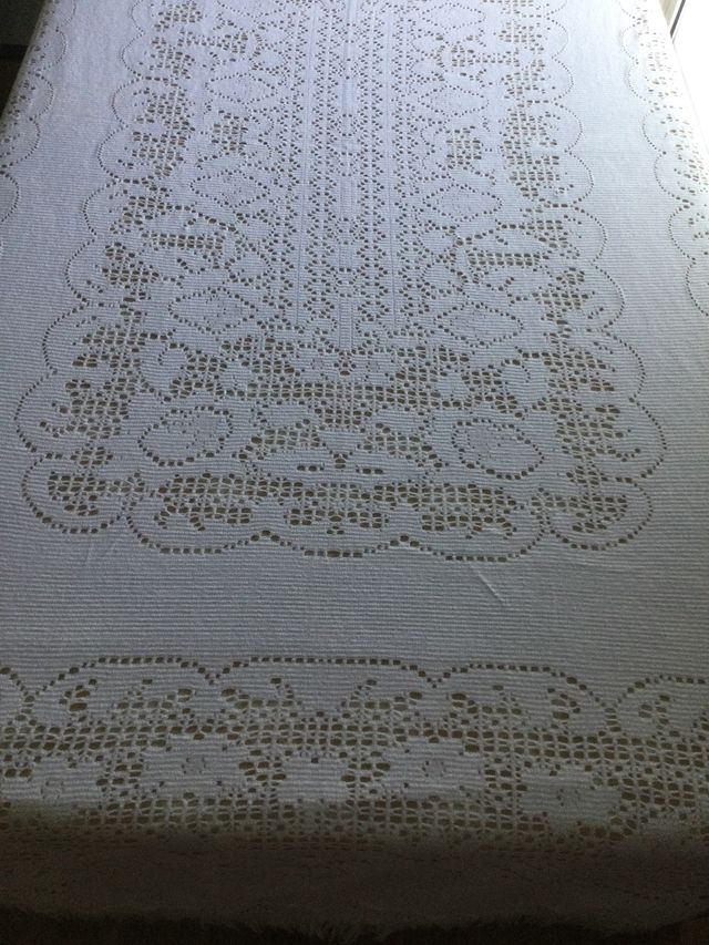 COLCHA DE CAMA CALADA