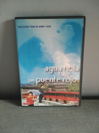 Agua tibia bajo un puente rojo. Shohei Imamura.