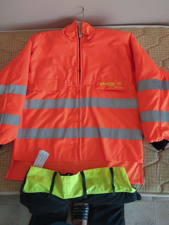 Chaqueta y pantalon Anticorte