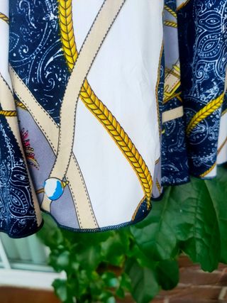 Falda Lujans estampado tipo Versace